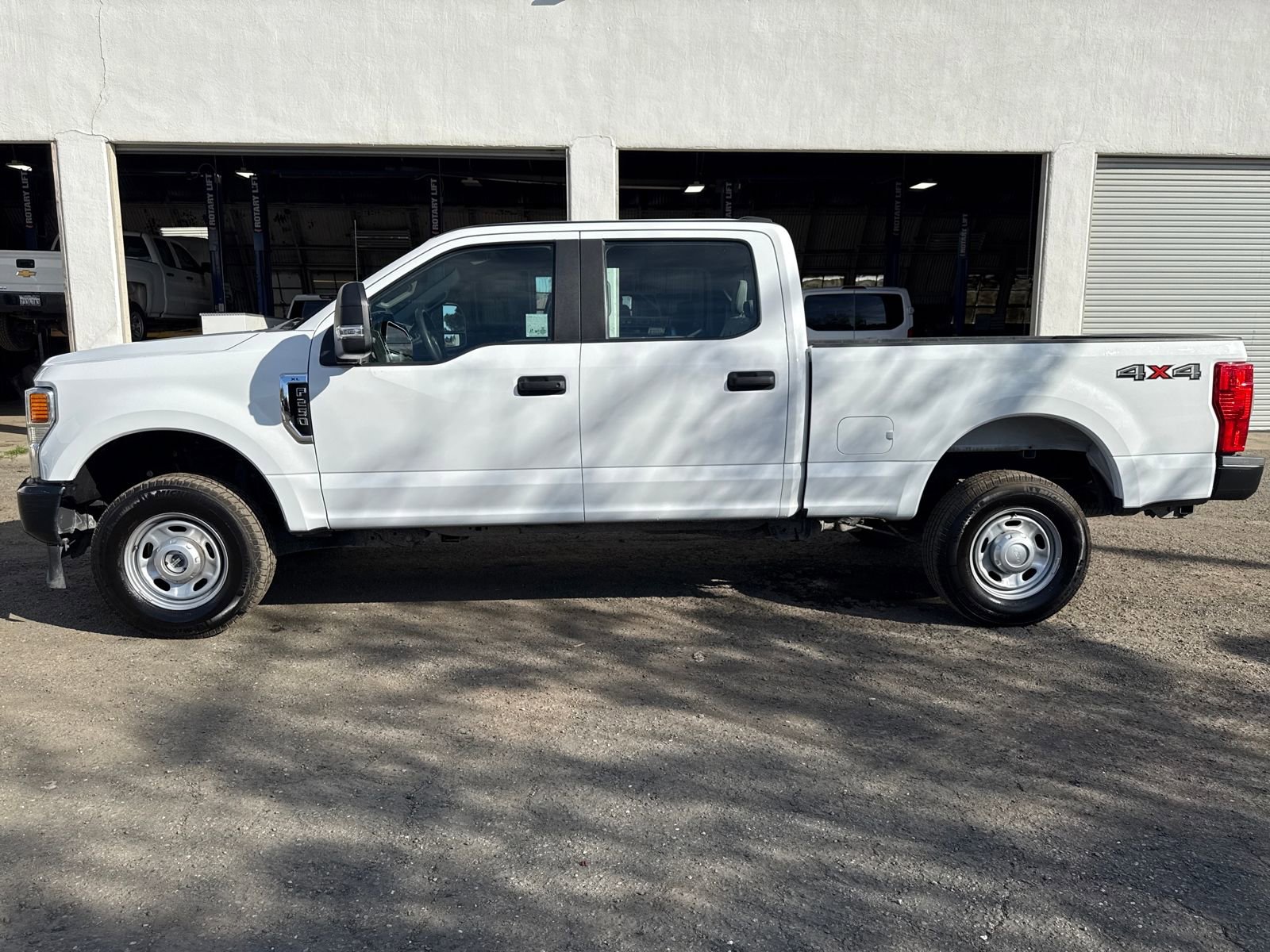 Used 2022 Ford F250 XL w/ Power Equipment Group image 2