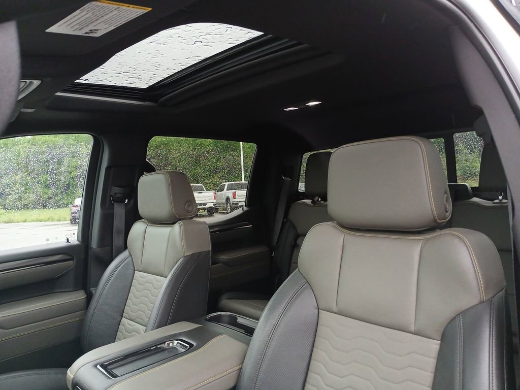 Used 2022 Chevrolet Silverado 1500 ZR2 w/ Technology Package AWD/4WD image 19