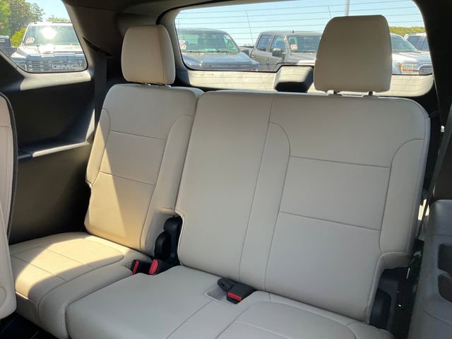 Used 2023 Chevrolet Traverse Premier w/ LPO, Floor Liner Package FWD image 19