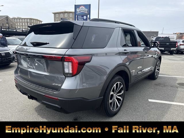 Used 2025 Ford Explorer ST-Line image 9