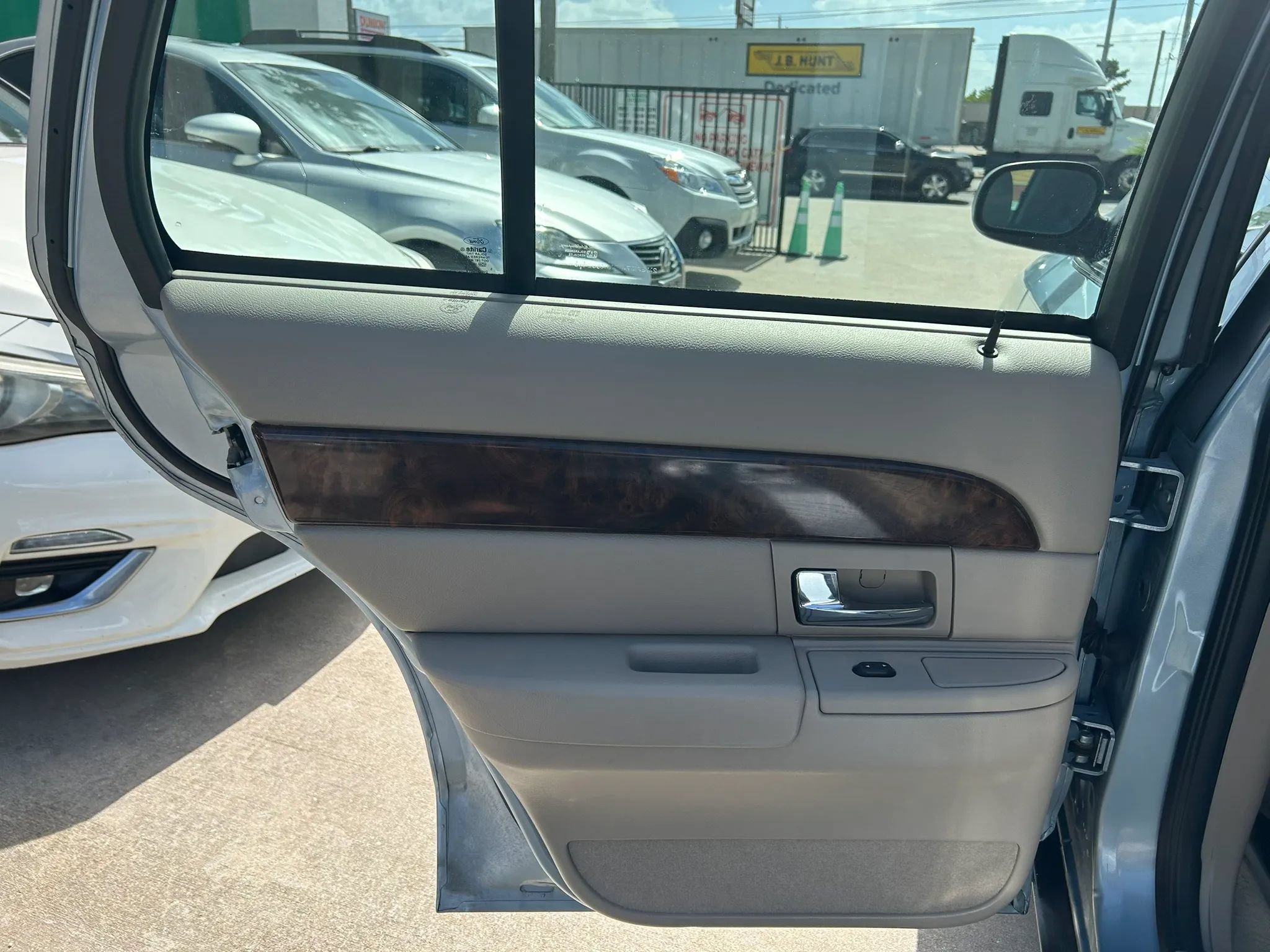 Used 2006 Mercury Grand Marquis GS RWD image 19