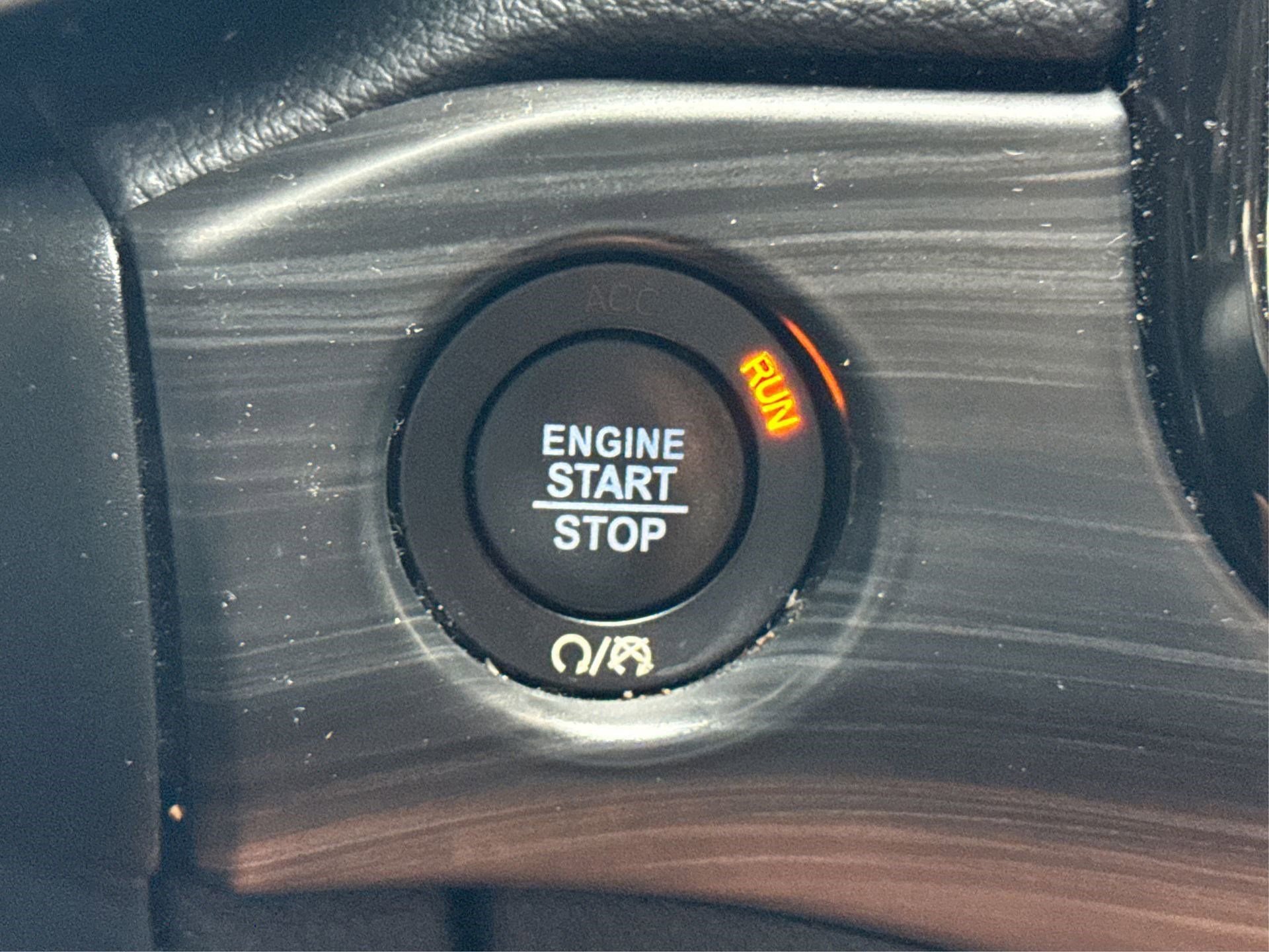 Used 2021 Jeep Grand Cherokee Laredo X image 33