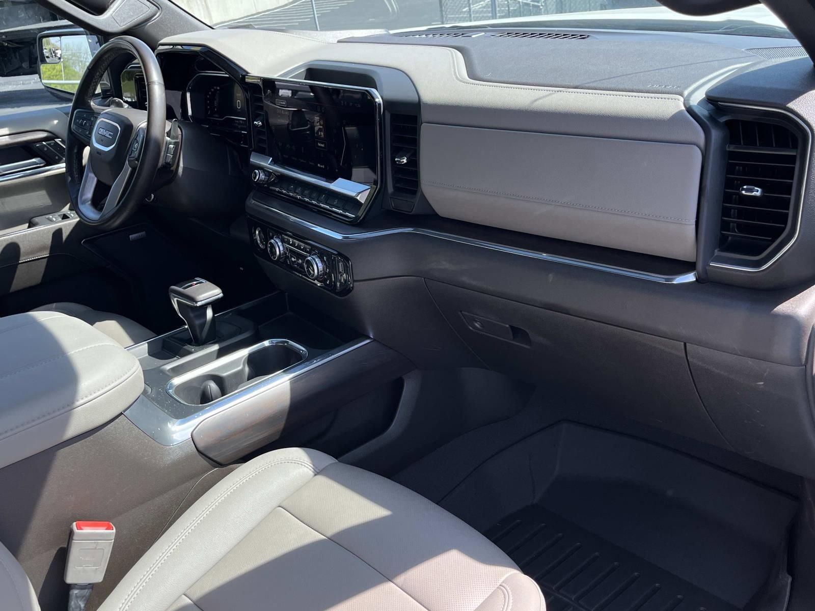 Used 2023 GMC Sierra 1500 SLT w/ SLT Premium Package AWD/4WD image 24