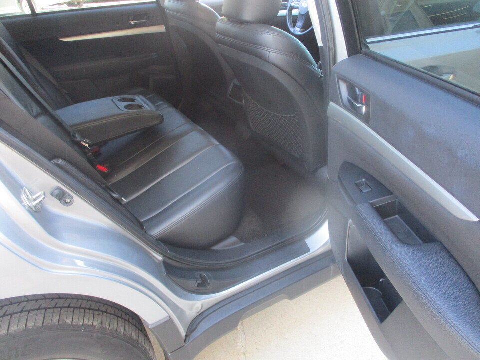 Used 2012 Subaru Outback 2.5i Premium w/ All-Weather Pkg AWD/4WD image 21