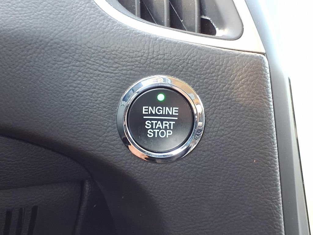 Used 2024 Ford Edge SEL image 13