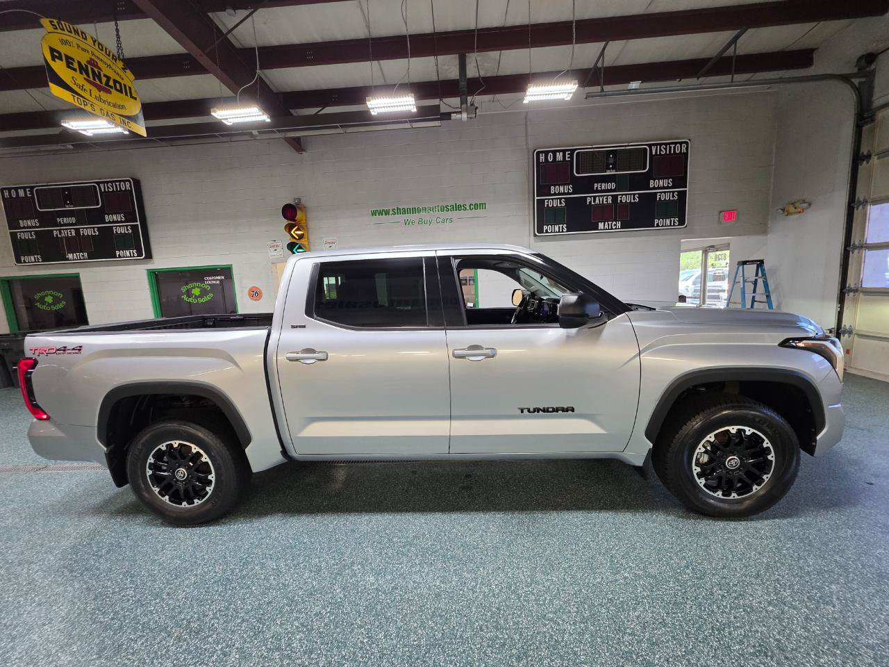 Used 2022 Toyota Tundra SR5 w/ TRD Off-Road Package AWD/4WD image 5