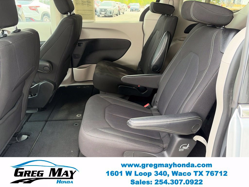 Used 2023 Chrysler Voyager LX FWD image 17