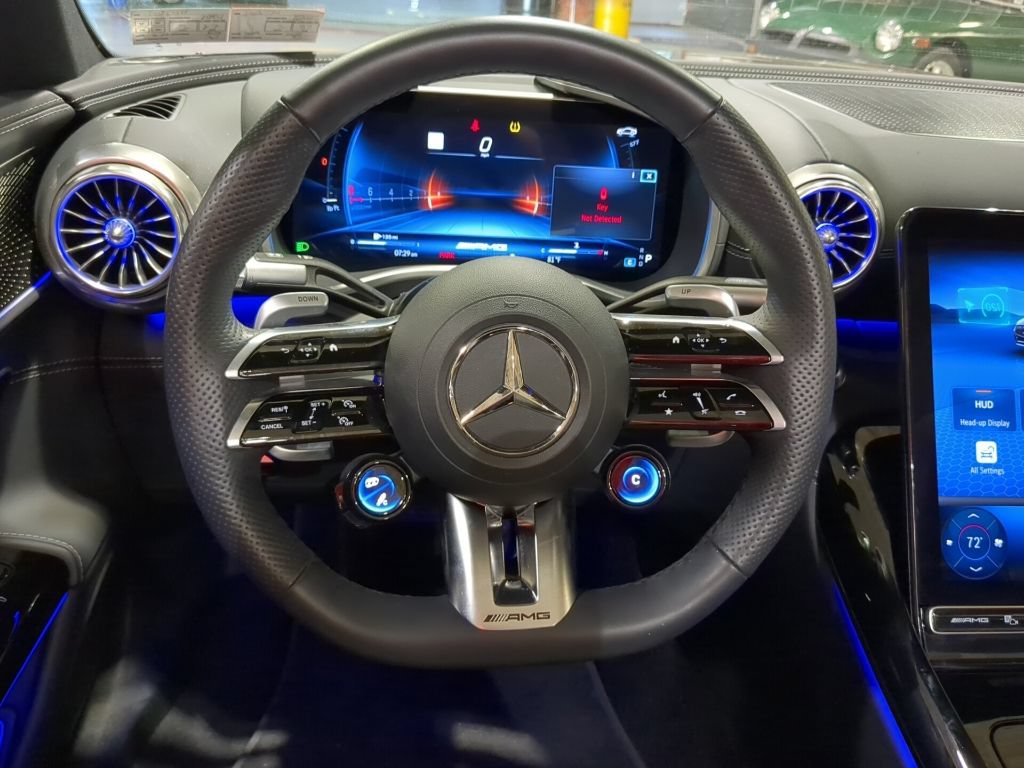 Used 2023 Mercedes-Benz SL 63 AMG 4MATIC image 2