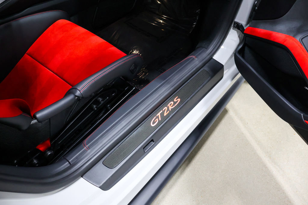 Used 2018 Porsche 911 GT2 RS w/ Weissach Package RWD image 42