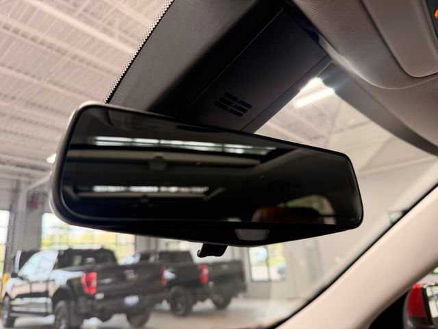 Used 2018 Chevrolet Traverse High Country AWD/4WD image 40