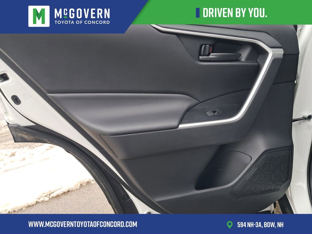 Used 2023 Toyota RAV4 LE image 9