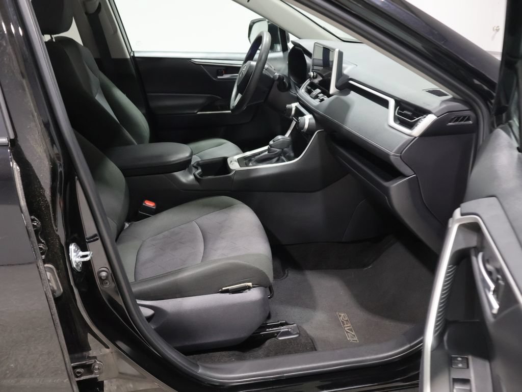 Used 2025 Toyota RAV4 XLE FWD image 22
