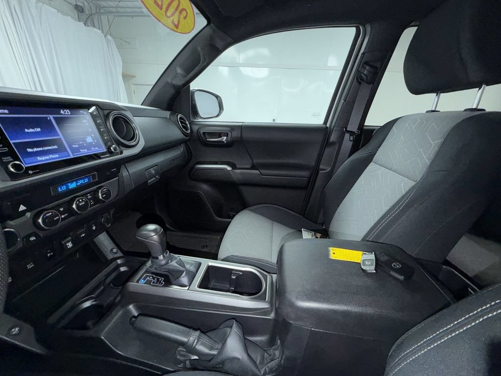 Certified 2022 Toyota Tacoma TRD Sport w/ Technology Package AWD/4WD image 23