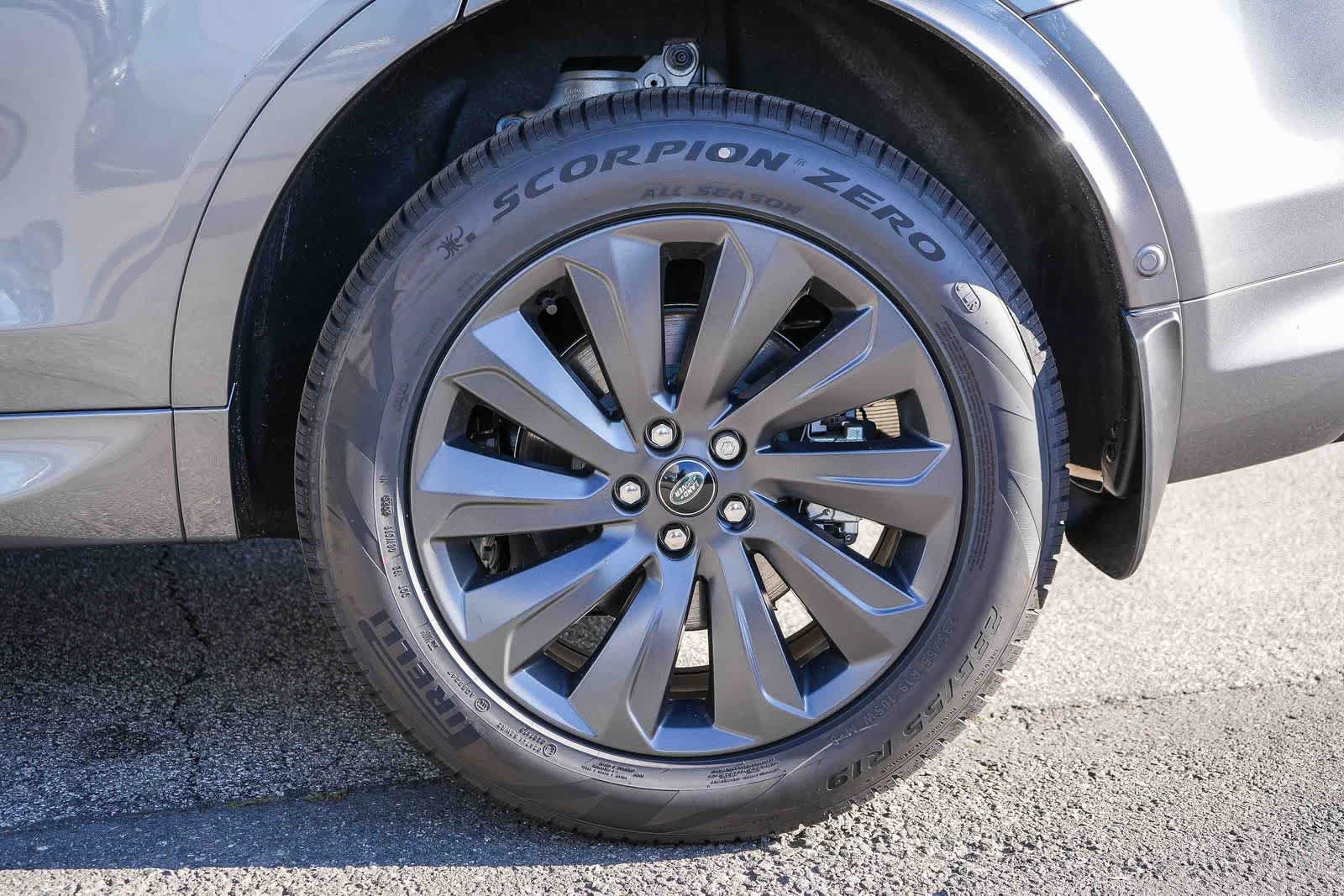 New 2025 Land Rover Discovery Sport S AWD/4WD image 8