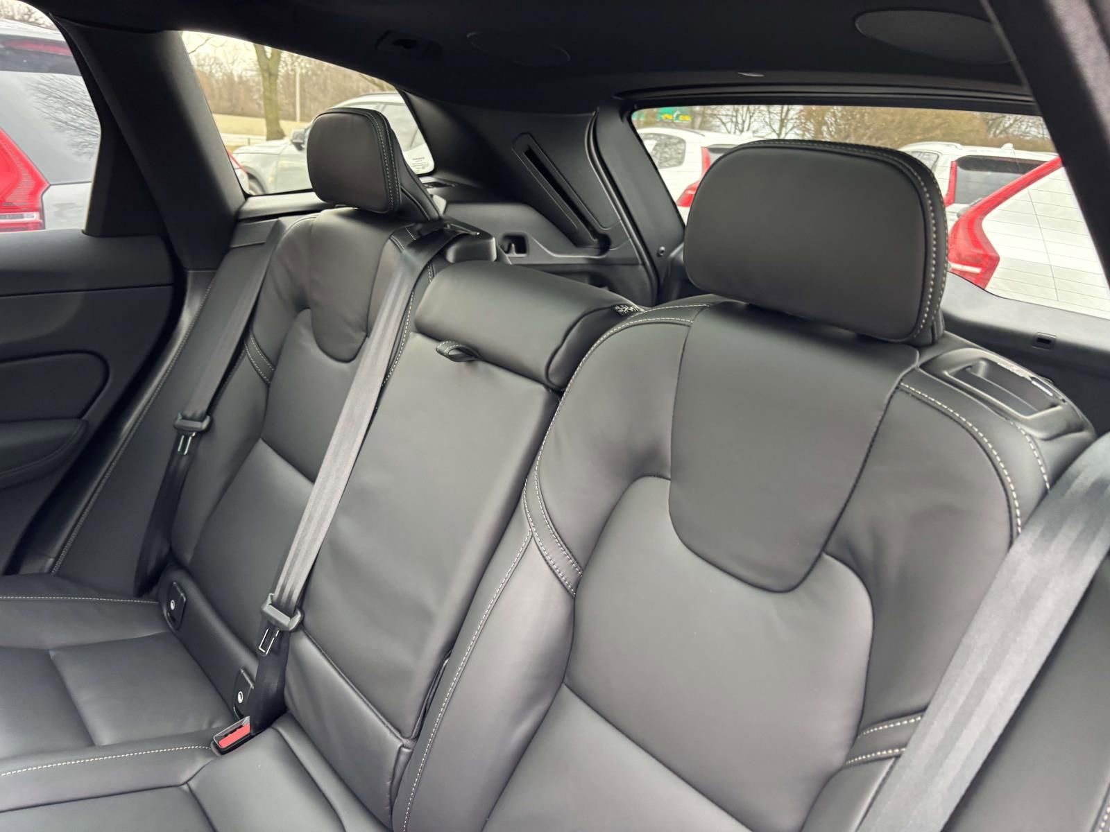 New 2026 Volvo XC60 T8 Ultra w/ Protection Package Premier image 24