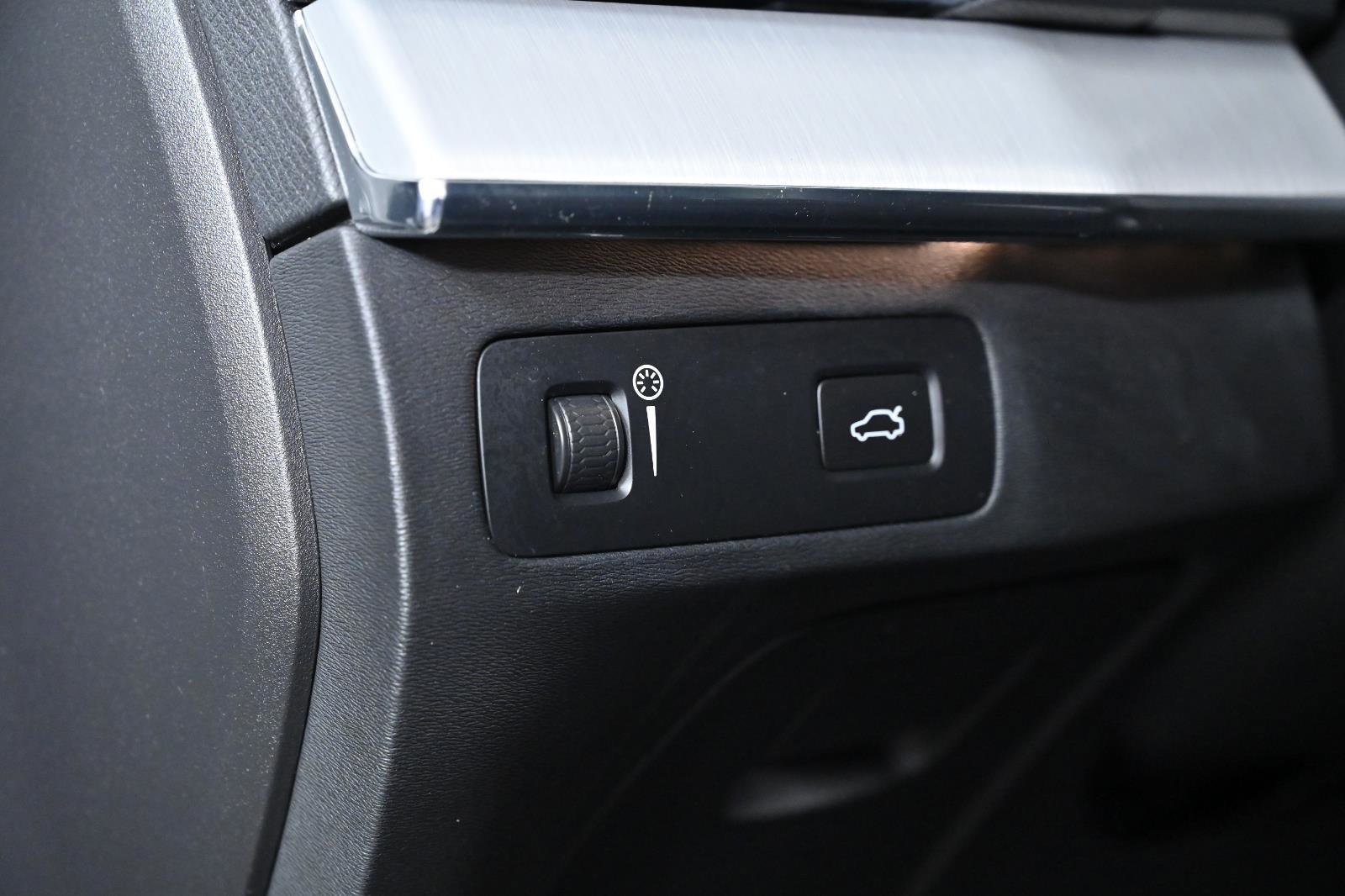 Used 2022 Volvo XC90 T5 Momentum w/ Advanced Package image 19