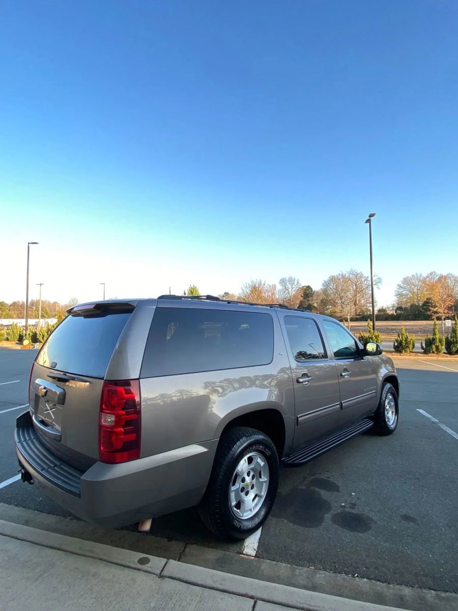 Used 2013 Chevrolet Suburban LT image 5