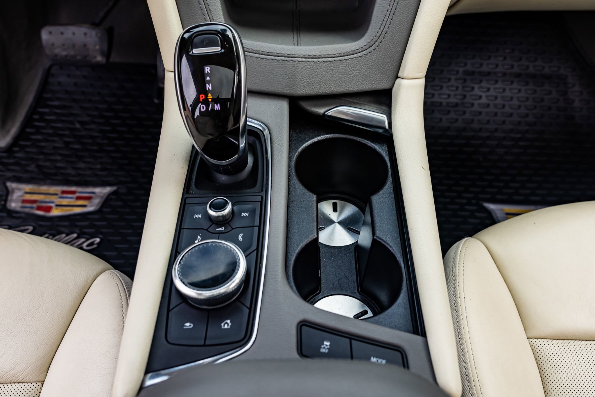 Used 2020 Cadillac XT5 Premium Luxury w/ LPO, Floor Liner Package image 22