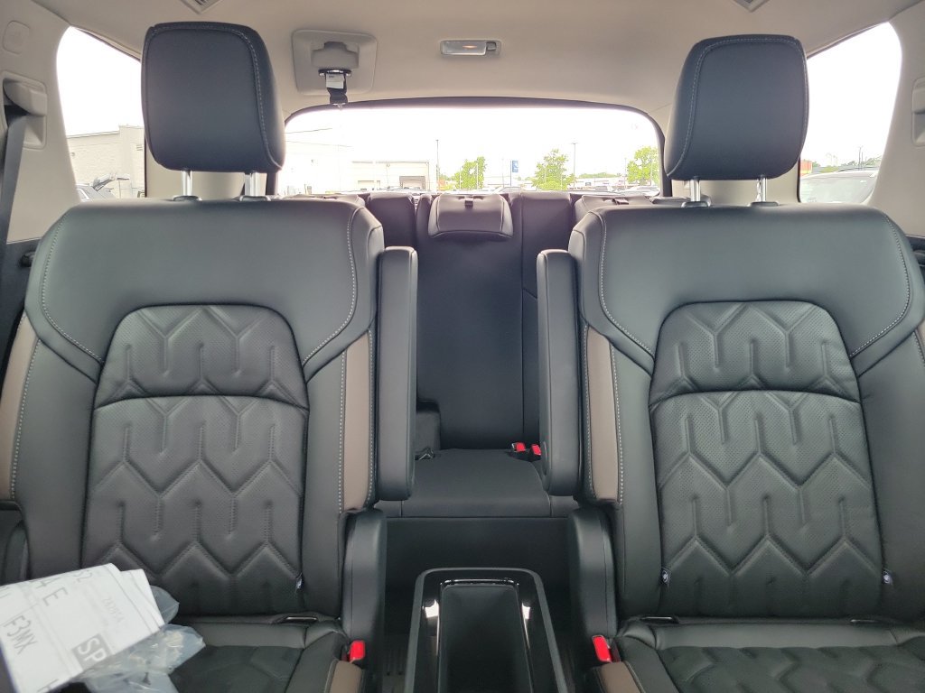 New 2026 Nissan Pathfinder Platinum AWD/4WD image 6