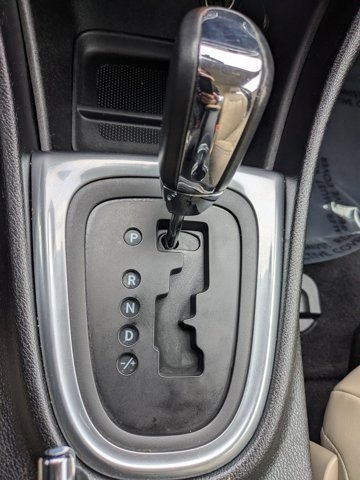 Used 2013 Chrysler 200 Limited FWD image 11