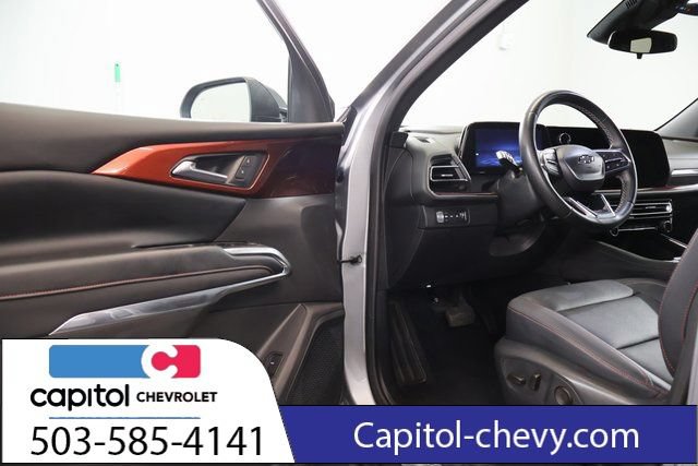 Used 2025 Chevrolet Traverse Z71 AWD/4WD image 9