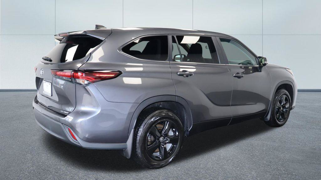 Used 2025 Toyota Highlander Limited AWD/4WD image 8