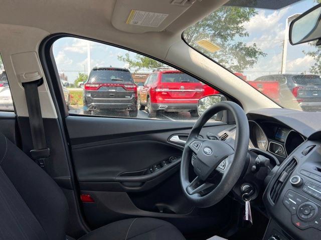 Used 2017 Ford Focus SE FWD image 32