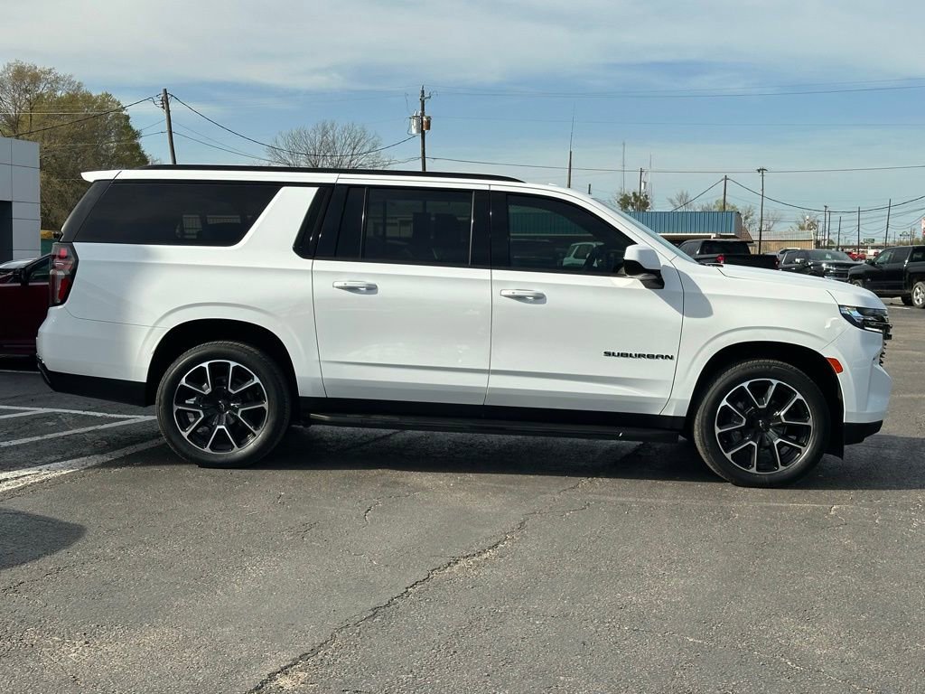 Used 2022 Chevrolet Suburban RST image 4