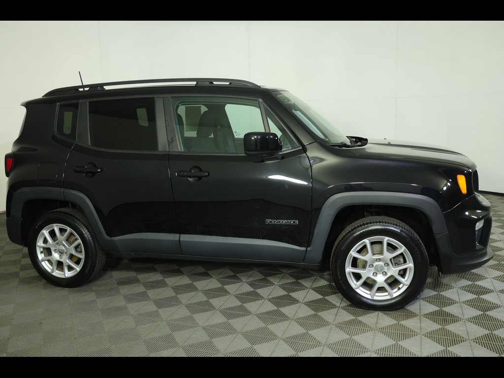 Used 2019 Jeep Renegade Latitude w/ Safety & Security Group II image 2