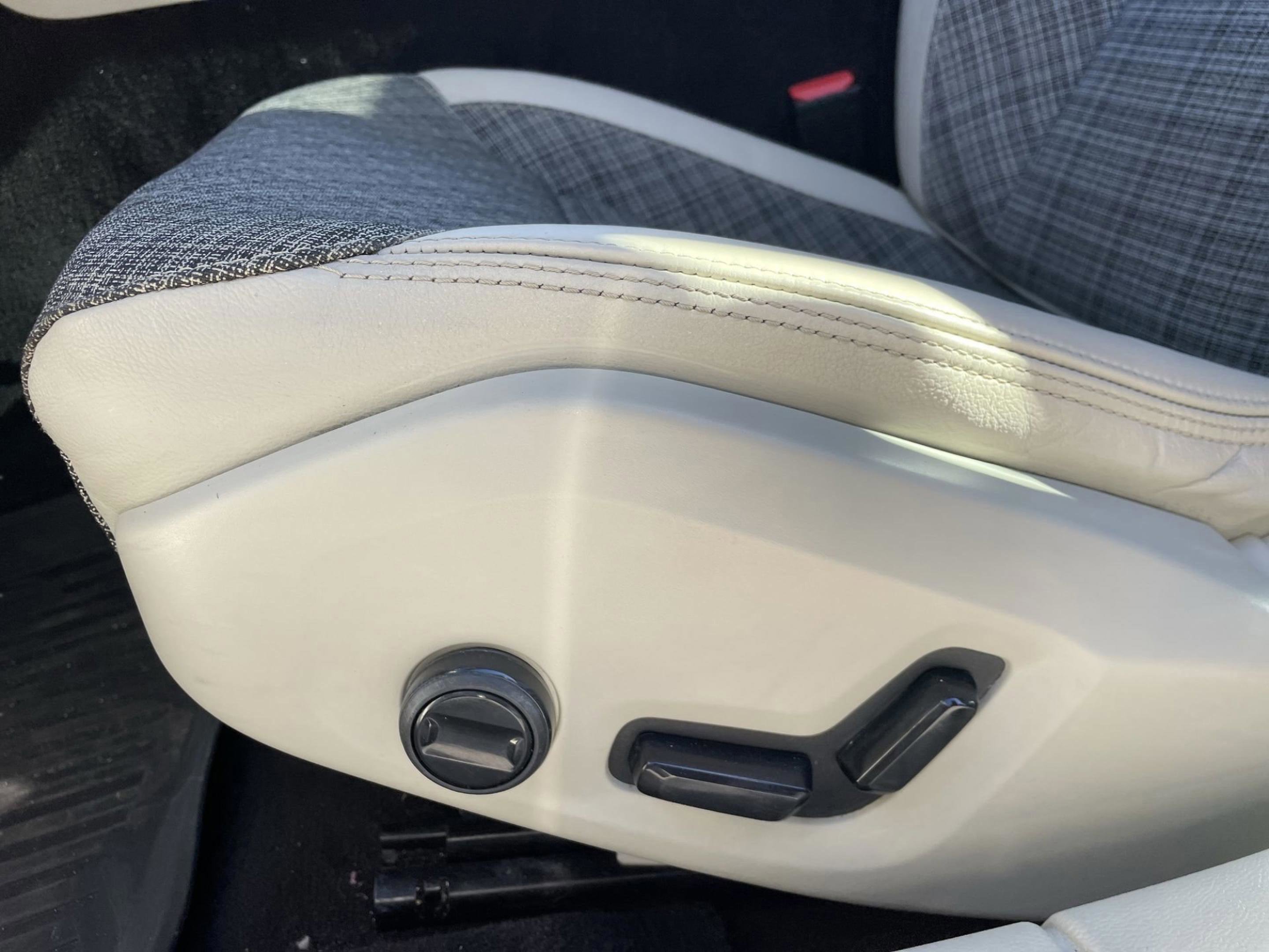 Used 2021 Volvo S60 T5 Momentum w/ Protection Package Premier image 14