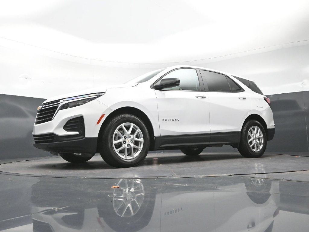 Used 2024 Chevrolet Equinox LS w/ LS Convenience Package FWD image 27