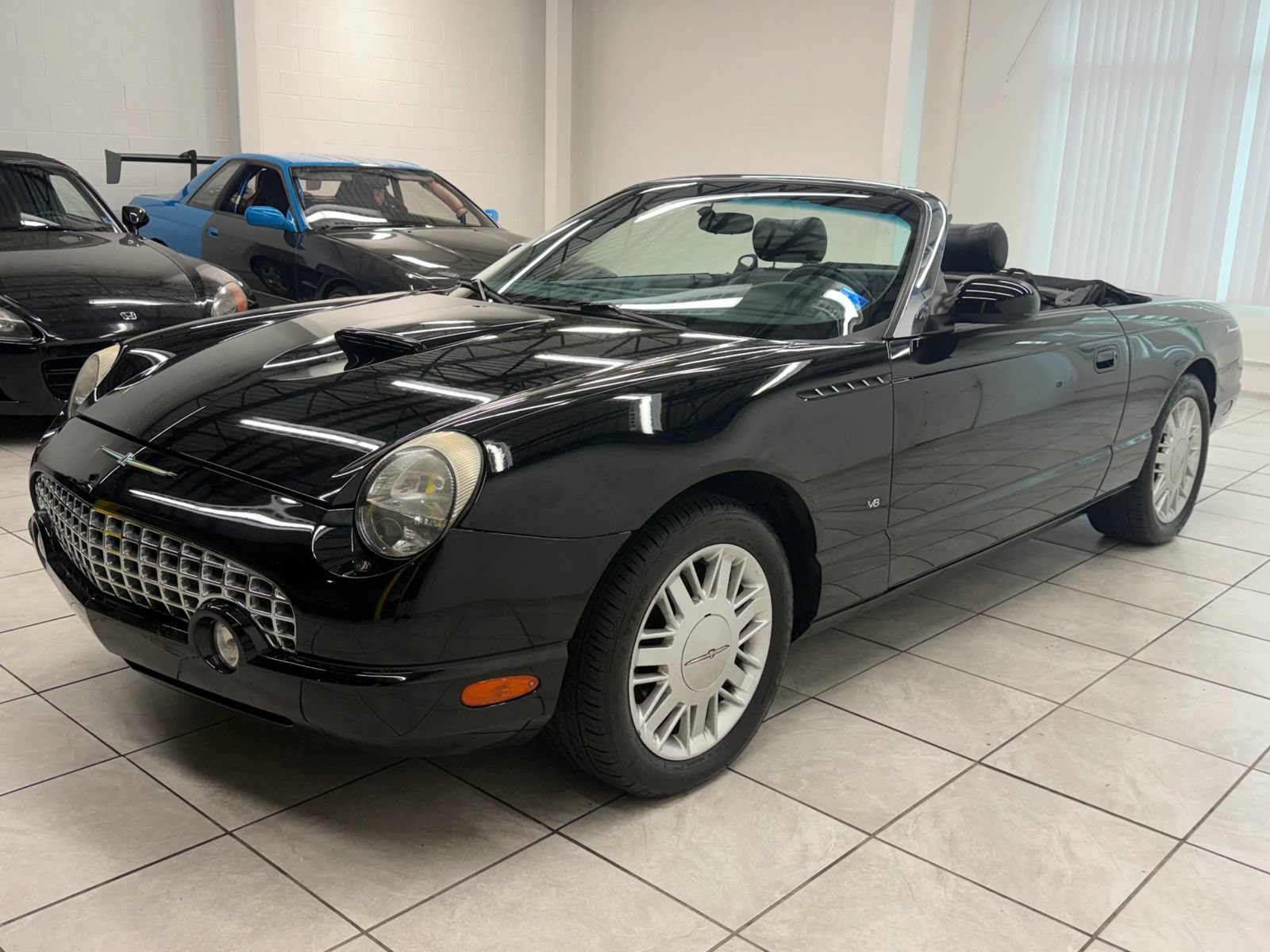 Used 2003 Ford Thunderbird RWD image 3