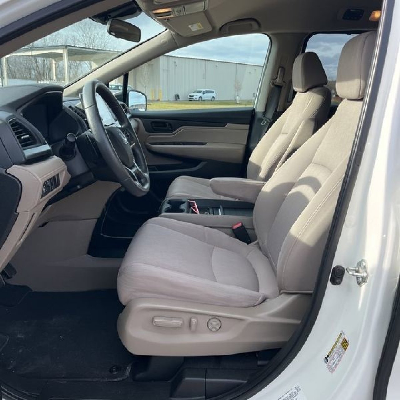 Used 2018 Honda Odyssey EX image 19