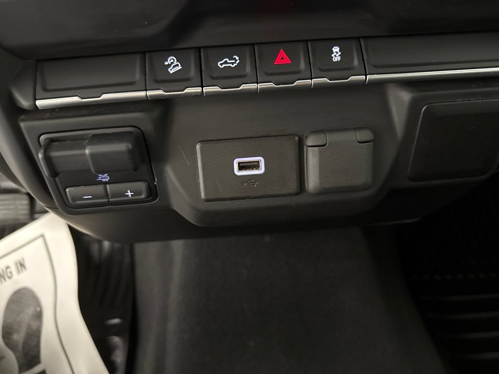 Used 2019 Chevrolet Silverado 1500 Custom Trail Boss w/ Custom Convenience Package AWD/4WD image 20