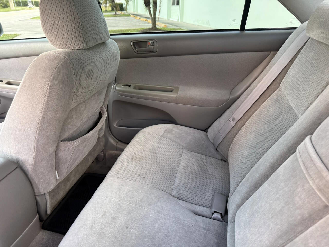 Used 2004 Toyota Camry LE FWD image 4