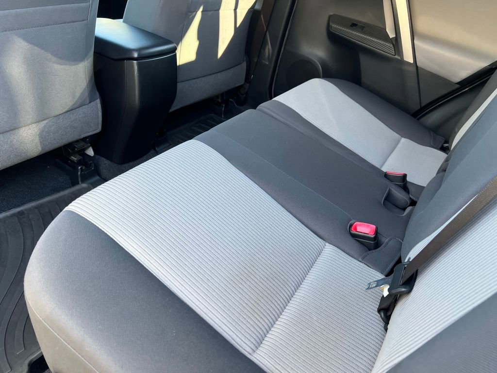 Used 2015 Toyota RAV4 LE image 15