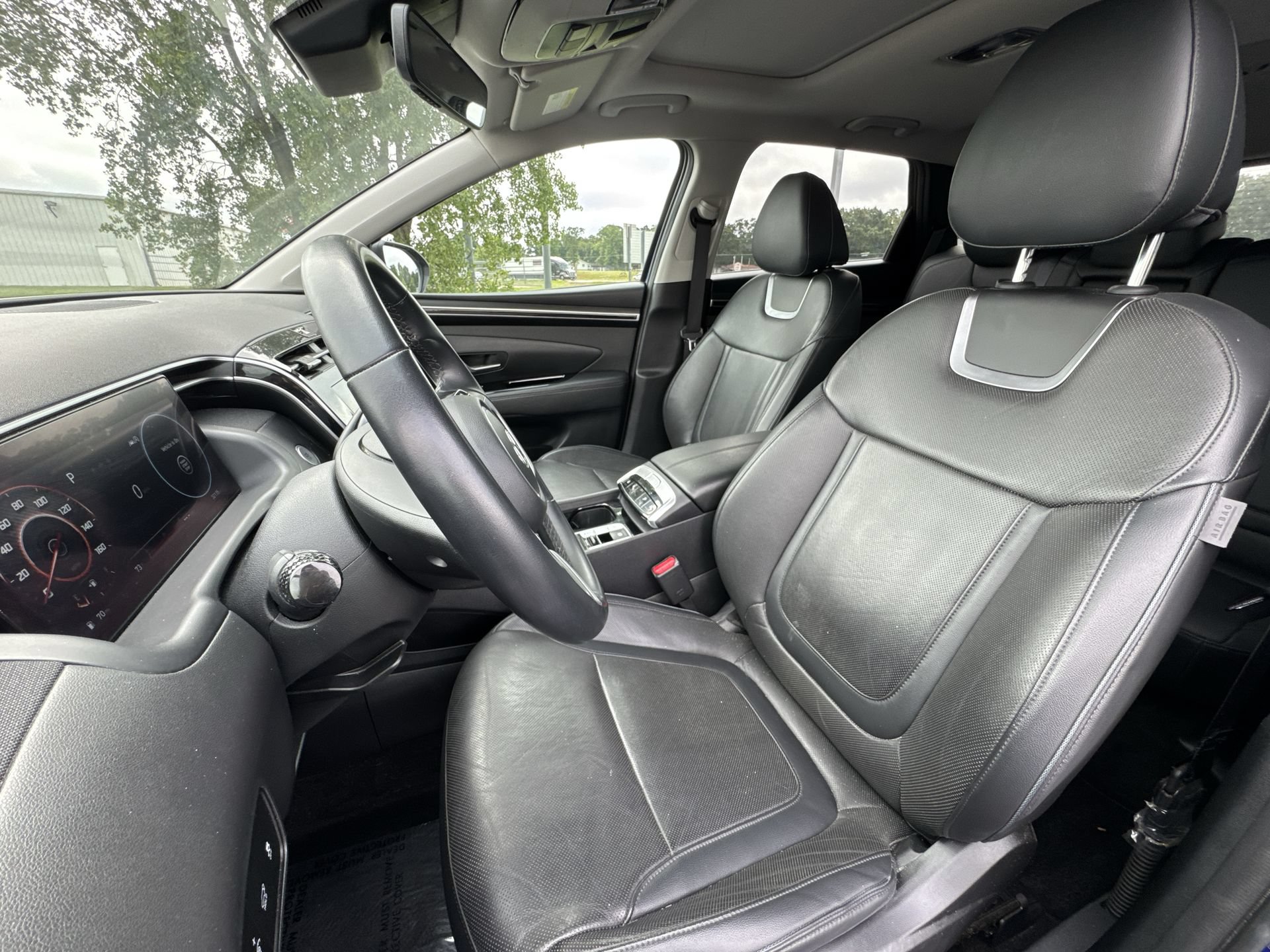 Used 2022 Hyundai Tucson SEL w/ Convenience + Premium Package FWD image 11