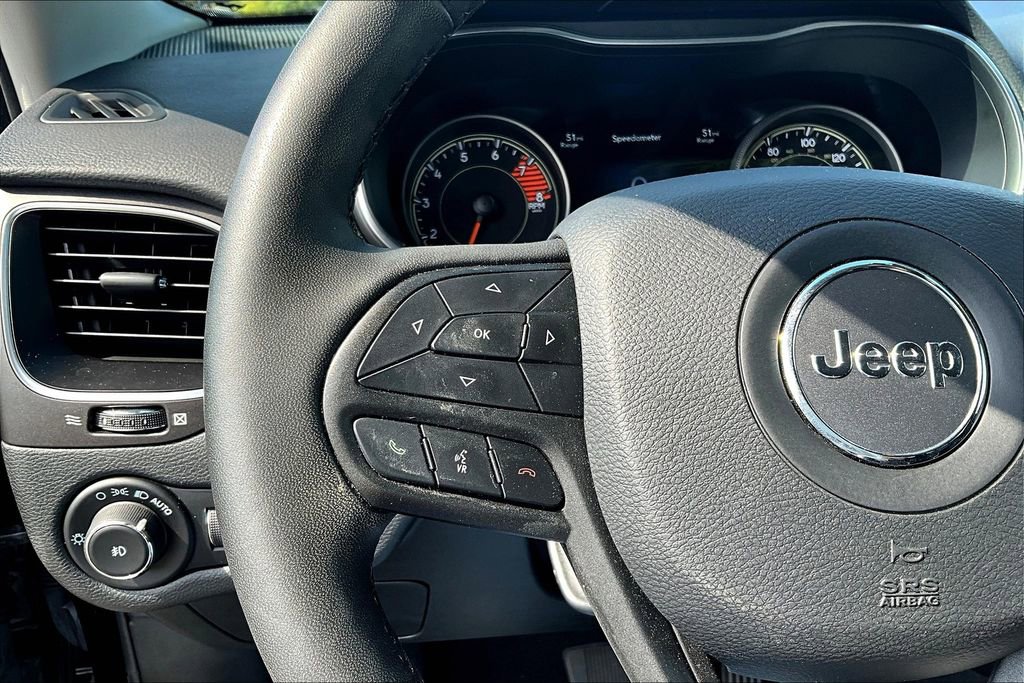 Used 2021 Jeep Cherokee Trailhawk w/ Comfort/Convenience Group image 17