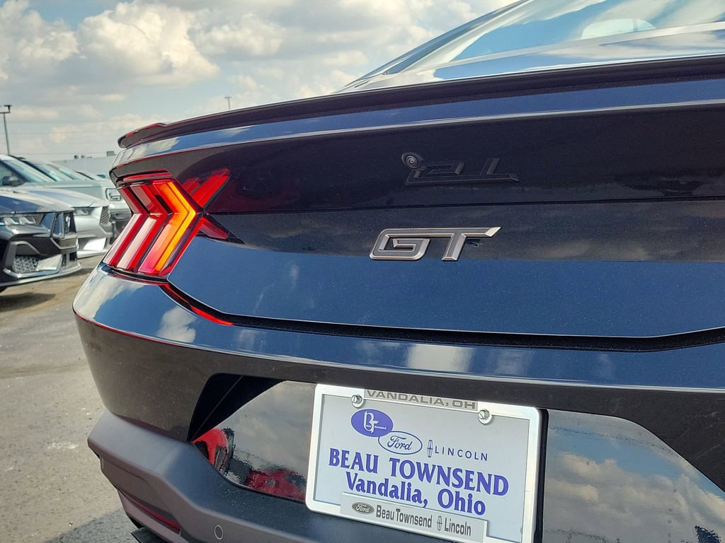 Used 2025 Ford Mustang GT Premium image 11