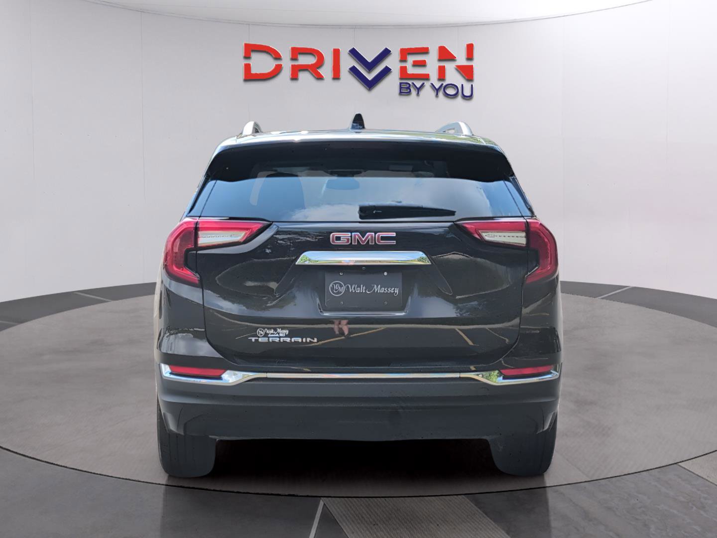 Used 2023 GMC Terrain SLT FWD image 4