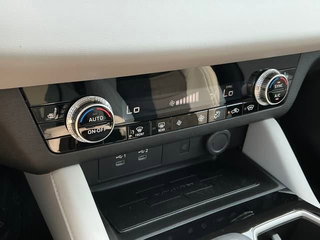 New 2025 Mitsubishi Outlander SE image 8