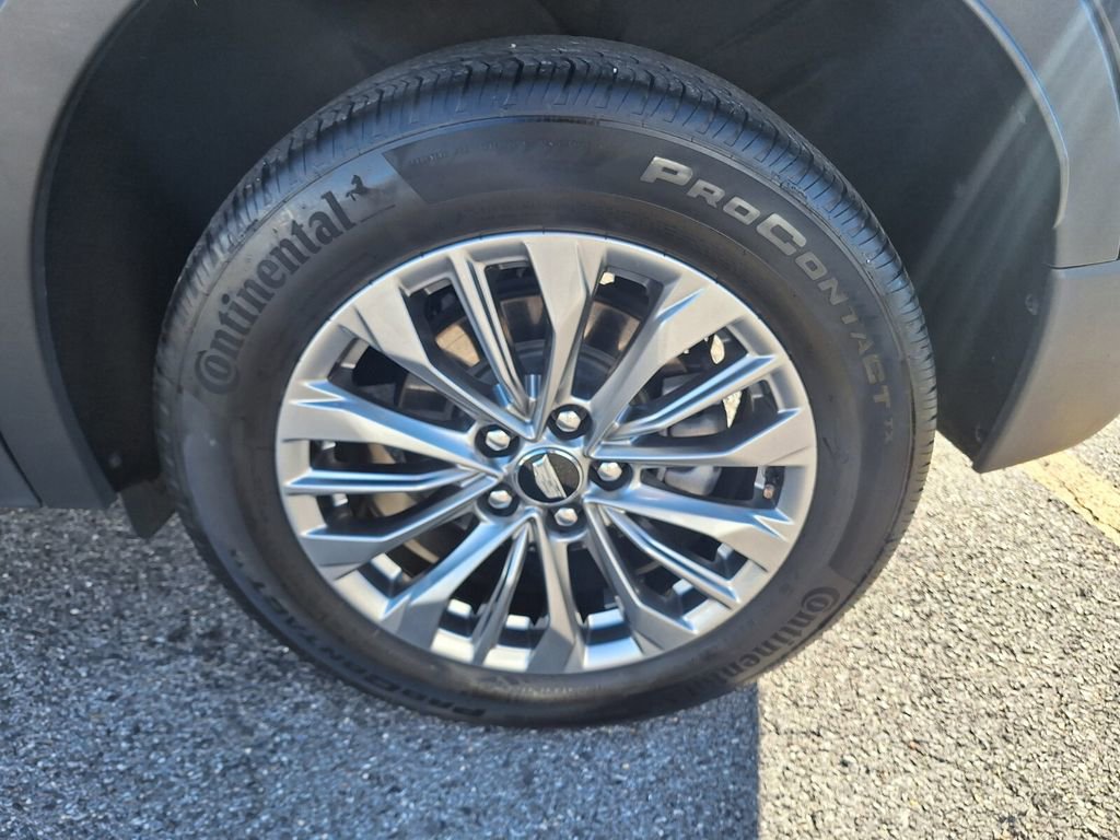 Used 2024 Cadillac XT4 Premium Luxury image 25