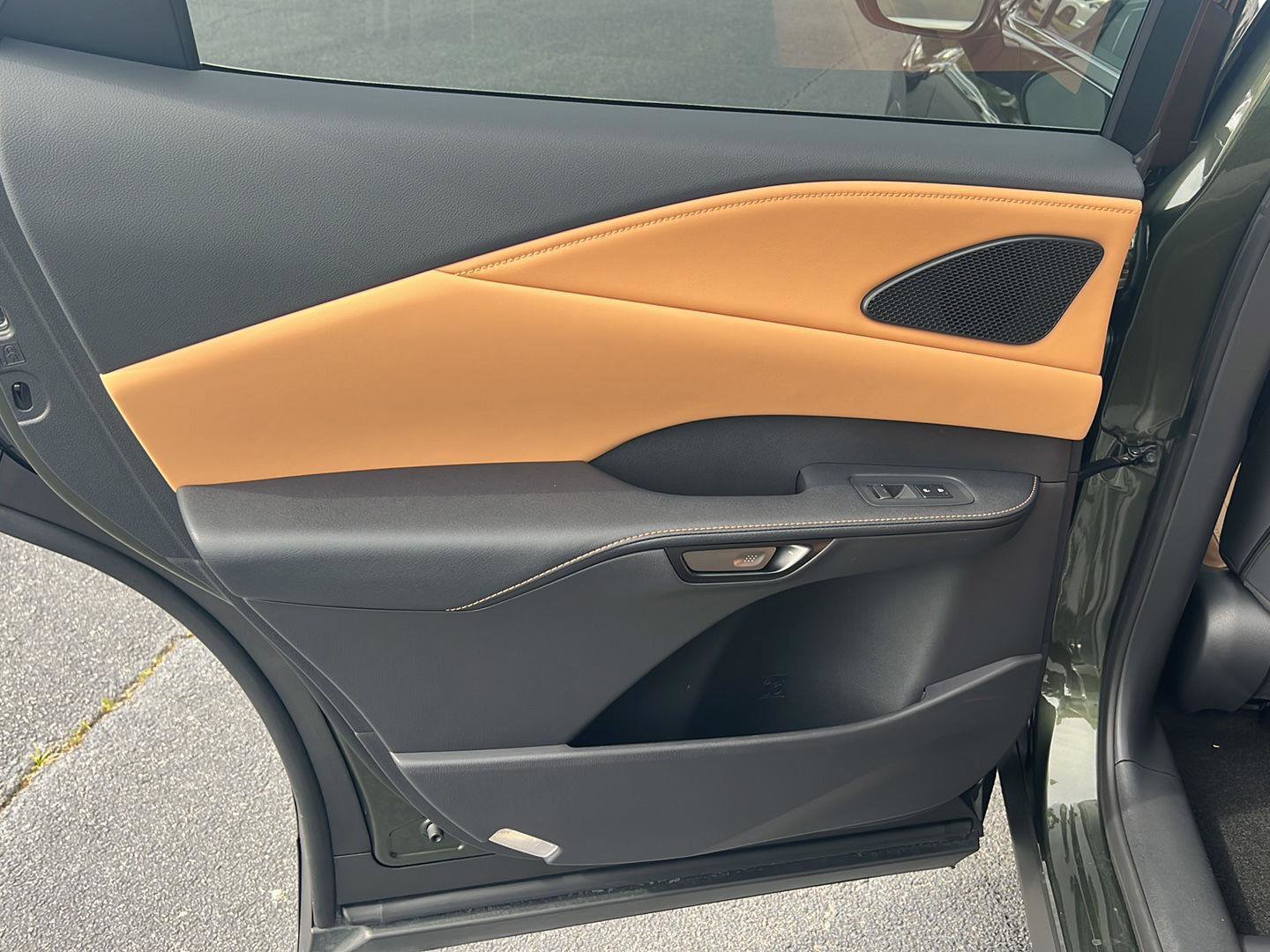 Certified 2025 Lexus RX 350 Premium w/ Accessory Package (Z1) image 17