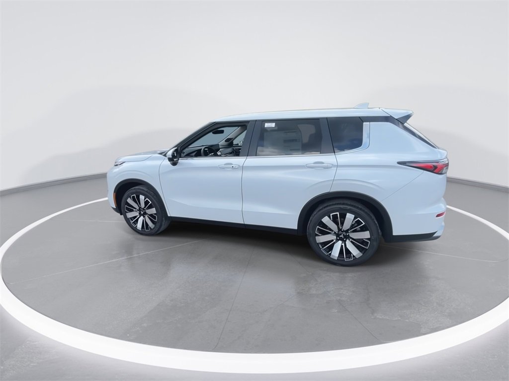 New 2025 Mitsubishi Outlander SE image 4
