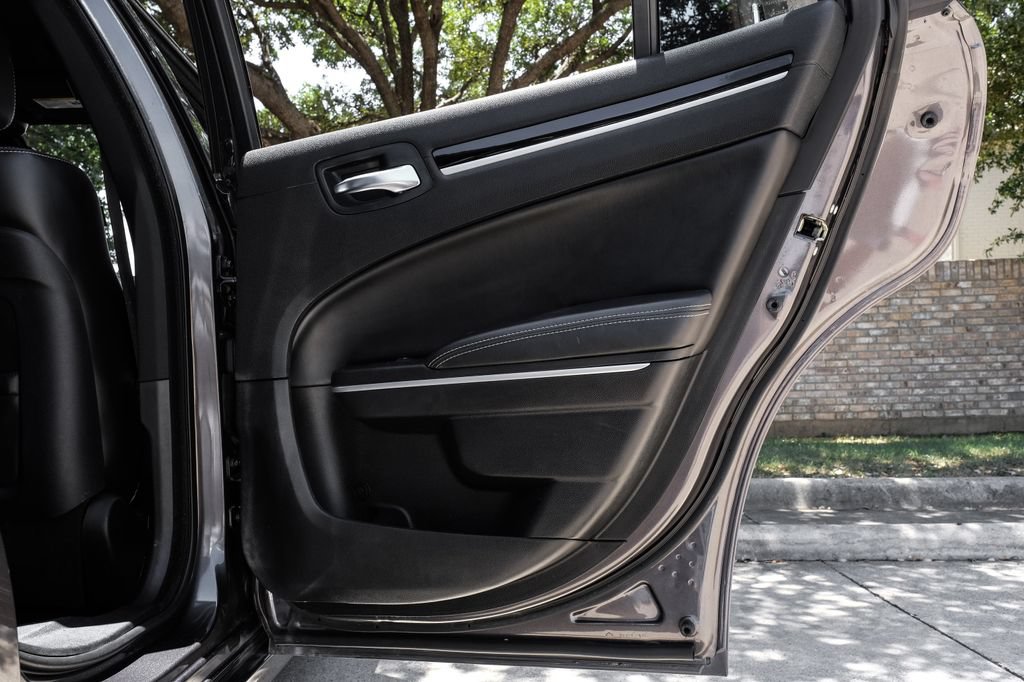Used 2019 Chrysler 300 S RWD image 60