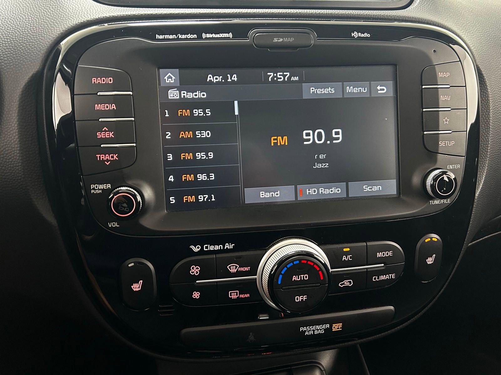 Used 2018 Kia Soul ! w/ Tech Package image 16