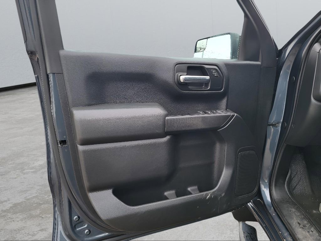 Used 2019 Chevrolet Silverado 1500 Custom w/ Custom Value Package image 9