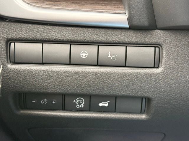 New 2026 Nissan Rogue Platinum w/ Tech Package AWD/4WD image 31