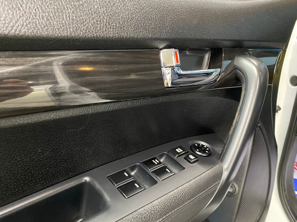 Used 2012 Kia Sorento LX image 31