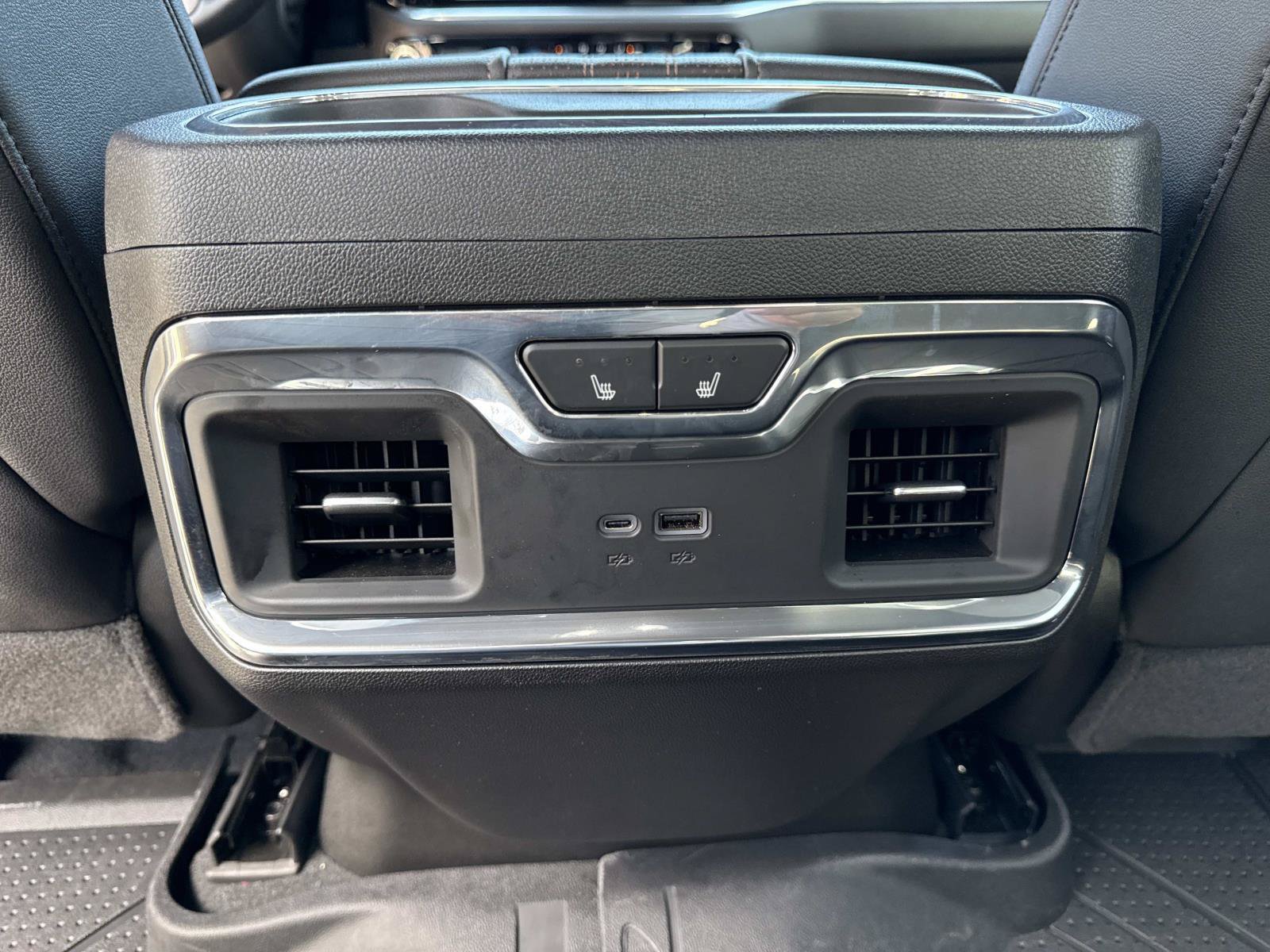 Used 2025 Chevrolet Silverado 2500 High Country w/ High Country Premium Package AWD/4WD image 32